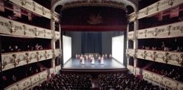 Imagen del interior del Teatro Principal de Valencia con una representación
