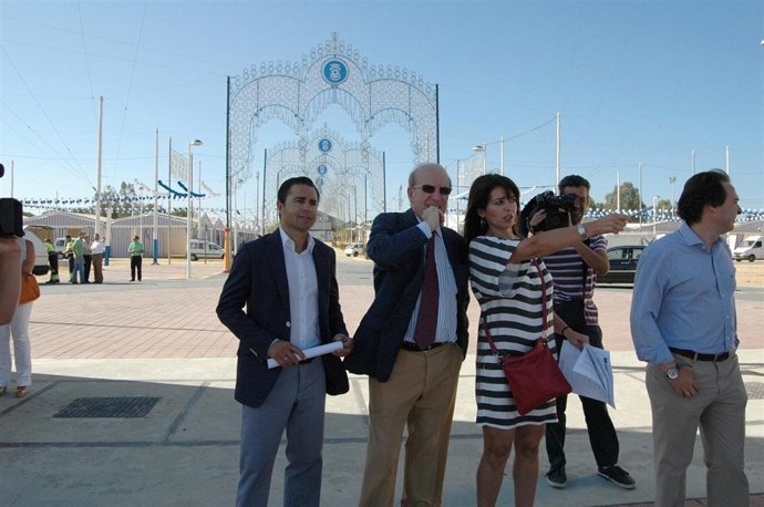 El alcalde de Huelva, Pedro Rodríguez, visita el recinto colombino.
