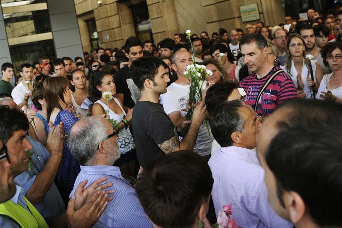 Concentración en apoyo a las víctimas del accidente en Ourense