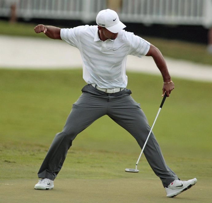 Tiger Woods acaricia el triunfo en el Cadillac tras una nueva exhibición