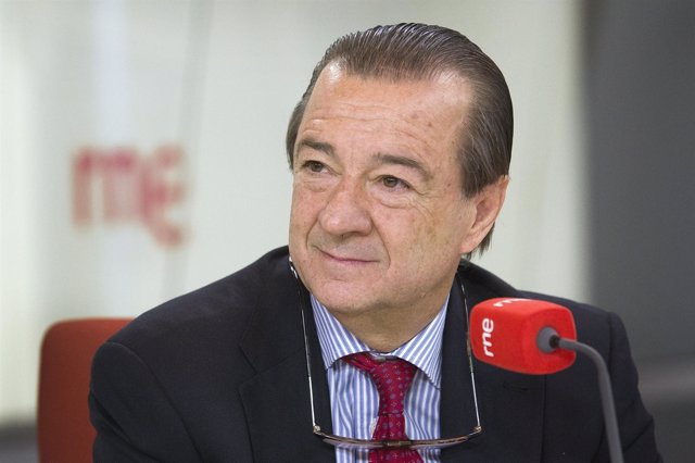 El fiscal de Seguridad Vial, Bartolomé Vargas, durante la entrevista en RNE