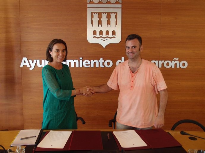 Gamarra y Rodríguez, tras firmar el convenio       