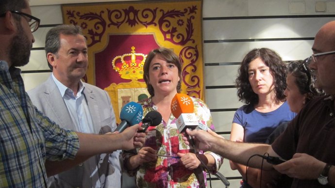La consejera de Fomento y Vivienda de la Junta, Elena Cortés.