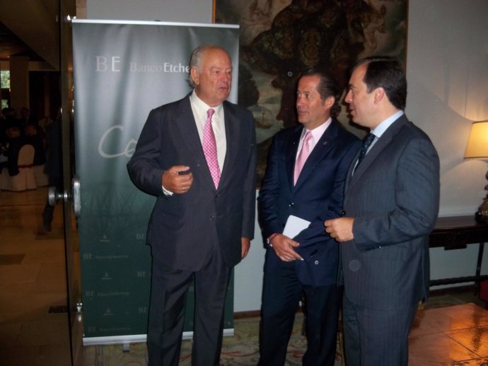 Javier Etcheverría, Carlos Escotet y Francisco Botas.