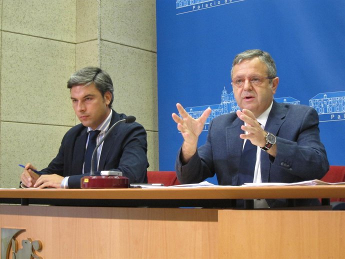 Fuentes (dcha.) junto a Andrés Lorite