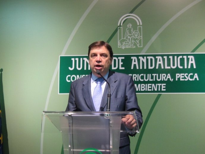 El consejero de Agricultura, Pesca y Medio Ambiente, Luis Planas