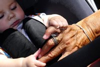 El cuidado de los nietos debe ser una "actividad placentera" y no una "carga extra" para las personas mayores