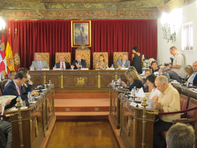 Pleno de sesión ordinaria de la Diputación de Valladolid