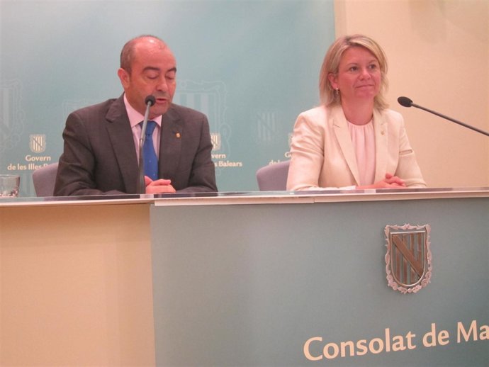 Gómez y Riera en rueda de prensa