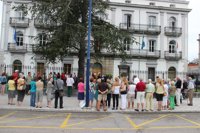 Laredo expresa su solidaridad con las víctimas del accidente de tren en Galicia