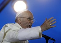 El Papa arremete contra la "corrupción" de los políticos y la "incoherencia" de los sacerdotes