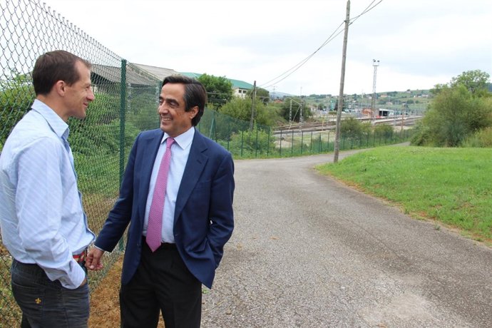 Finalización del vallado de la estación de ADIF en Tanos