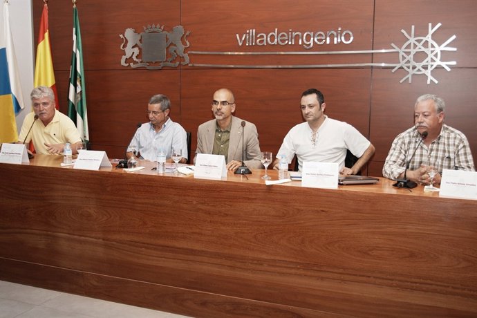 Mesa redonda 'El presente del folklore canario'