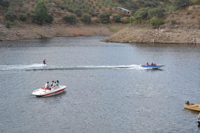 Concentración náutica en el Embalse de Gabriel y Galán