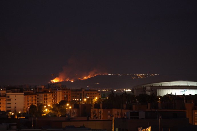 Perspectiva aérea del incendio de Santos de la Humosa, esta pasada noche