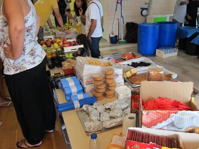 Alimentos donados para los profesionales que apagan el incendio