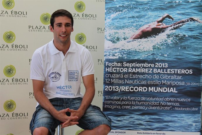 Héctor Ramírez, durante la presentación del reto, en el centro 'Plaza Eboli'
