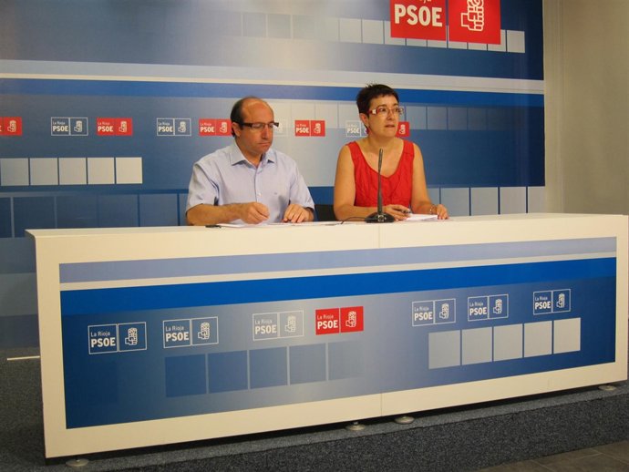 Vicente Urquía y Sonia Ibarguren explican la decisión del PSOE riojano