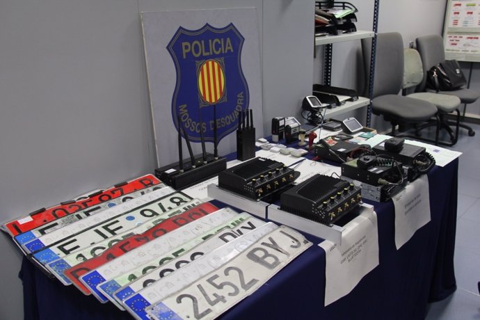 Material incautado a los ladrones de camiones en Girona
