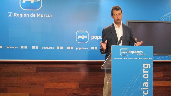 EEl portavoz del Grupo Parlamentario Popular, Juan Carlos Ruiz