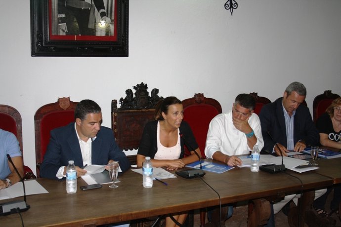 Elías Bendodo se reúne con alcaldes de la Serranía de Ronda