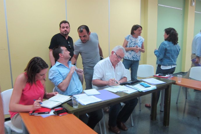 Cayo Lara junto a Antonio Maíllo en la reunión de la dirección de IULV-CA