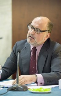 El BNG pide que Santamaría explique la labor del presidente del TC como asesor del TC