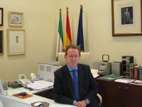 De Llera sostiene, tras la declaración del ex interventor, que "es absolutamente imposible imputar" a Griñán en los ERE