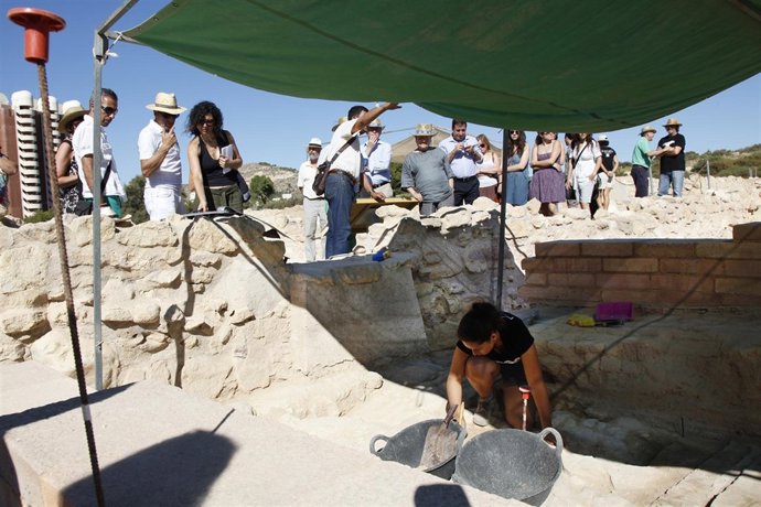 Visita excavaciones yacimiento Lucentum 01