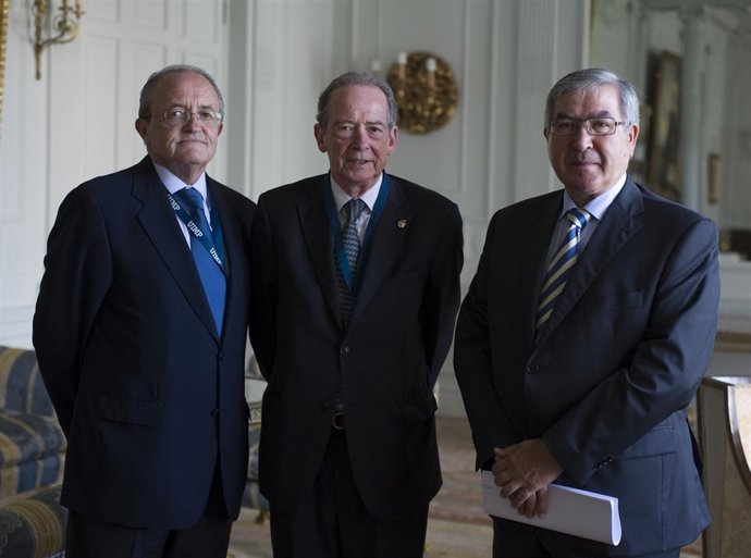 Participantes en 'El español, lengua internacional y del conocimiento' 