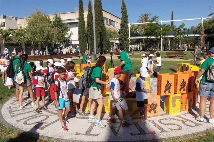 La UPV se vuelca en la recogida de tapones solidarios