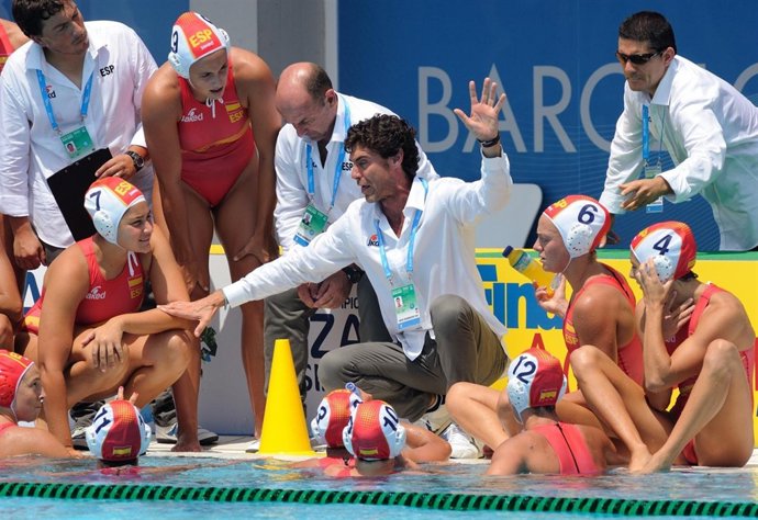 La selección femenina de Waterpolo, dirigida por Miki Oca