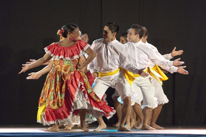 Folclore de Perú en el Festival de Verano