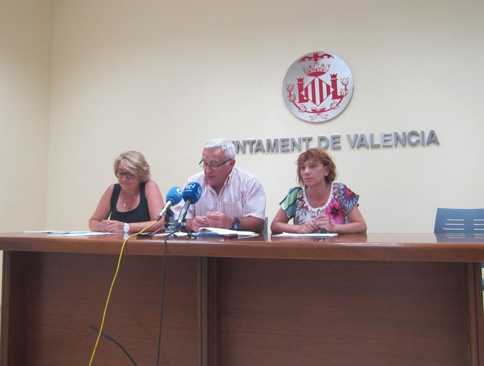 Miembros de Compromís, Consol Castillo,  Pilar  Soriano y Joan Ribó 