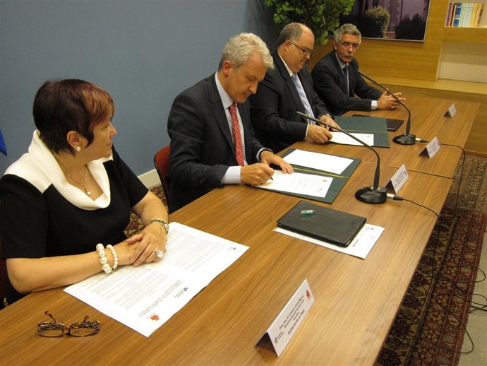 Del Río y De Rosa firman el convenio