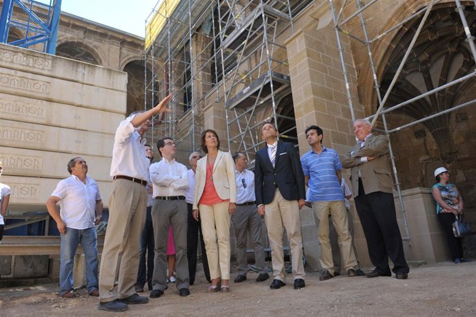 Visita a las obras de restauración del claustro del monasterio de Fitero.