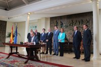 Los médicos consideran "histórico" el acuerdo suscrito con Sanidad para mantener el modelo del SNS