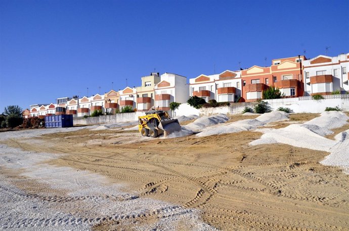 Obras para el nuevo aparcamiento en Tomares con cien plazas