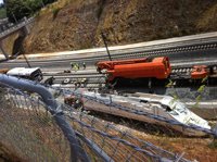 Accident.- La velocitat es va reduir de 192 KM/h a 153 KM/h a l'activar-se un fre segons abans del descarrilament