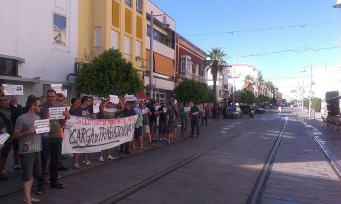 Desempleados de la industria auxiliar naval se concentran en San Fernando