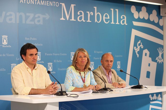 Muñoz, Romero y Rubio en rueda de prensa en Marbella