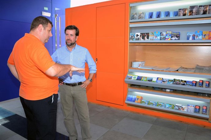 Alonso, en la oficina de Granadilla