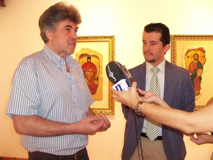 Kristio Nikolov y el concejal de Cultura, Juan Pablo García Valadés