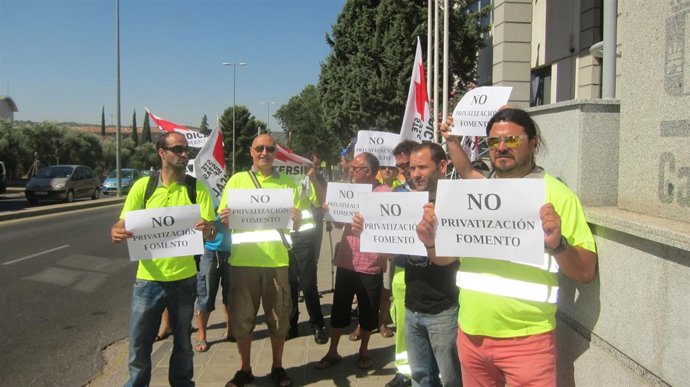 Manifestación frente a Consejería de Administración Pública