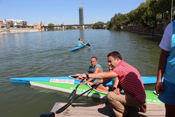 Moriña con piragüistas