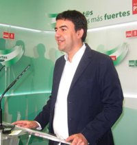 Jiménez pide una comisión de investigación por Zona Franca de Cádiz, de la que el presidente del PP-A "debería ocuparse"