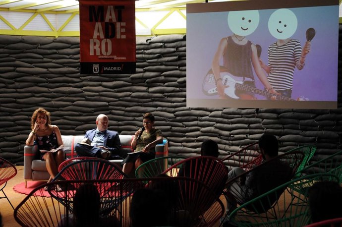 Navarro, Villalonga y Álvarez Basso en la Presentación de Festeen<18        