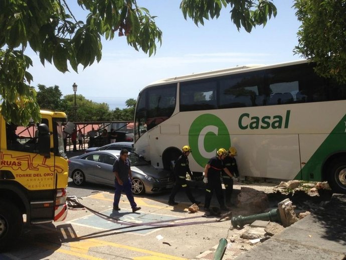 Autobús accidentado en Nerja