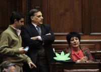 Uruguay aprueba legalizar el cultivo y la venta de marihuana