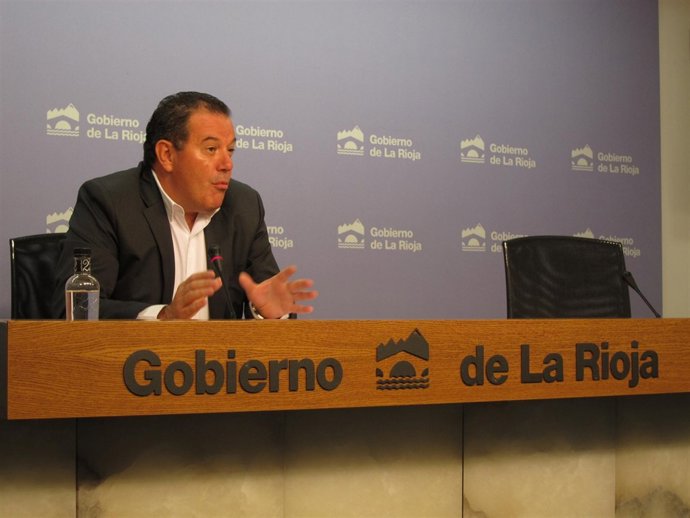 El gerente de la ADER, Javier Ureña,presenta el programa Innoempresa